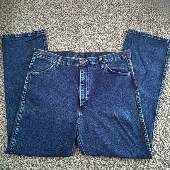 Women’s Rodeo Patch Wrangler Jeans - Picture 4 of 6